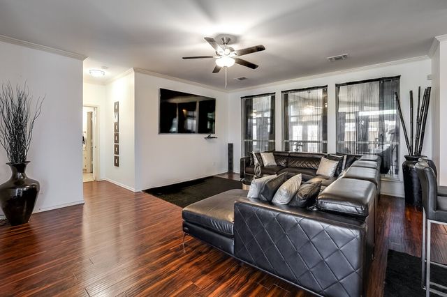 706 Gentry Drive, Arlington, TX 76018