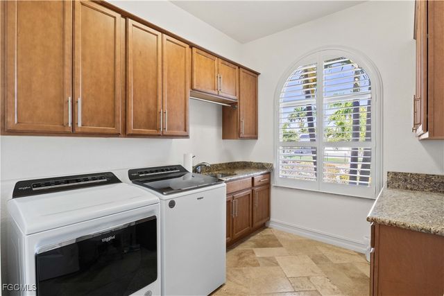 5366 Cortez CT, Cape Coral, FL 33904