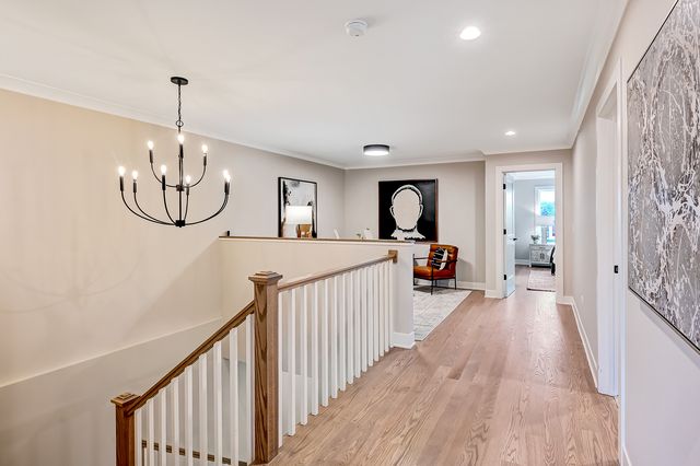 131 Harding Court, Glen Ellyn, IL 60137