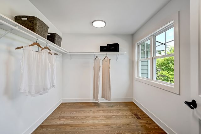 131 Harding Court, Glen Ellyn, IL 60137