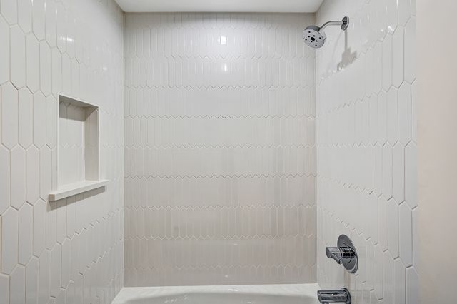 131 Harding Court, Glen Ellyn, IL 60137