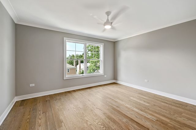 131 Harding Court, Glen Ellyn, IL 60137