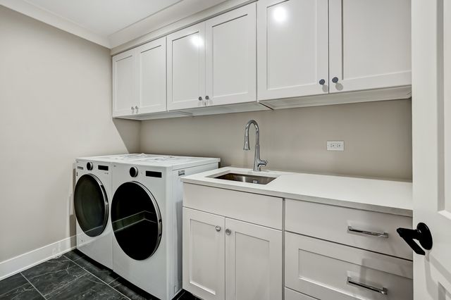 131 Harding Court, Glen Ellyn, IL 60137