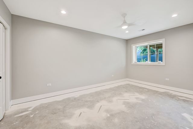 131 Harding Court, Glen Ellyn, IL 60137