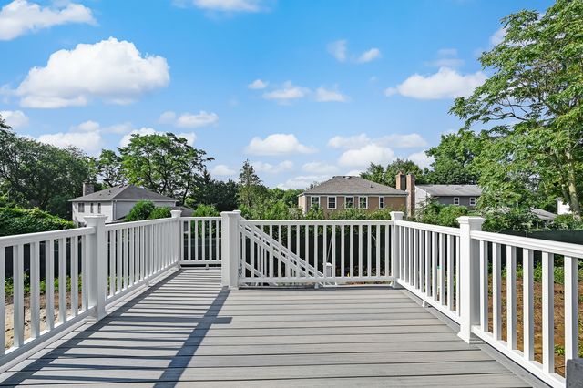 131 Harding Court, Glen Ellyn, IL 60137