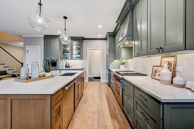 131 Harding Court, Glen Ellyn, IL 60137