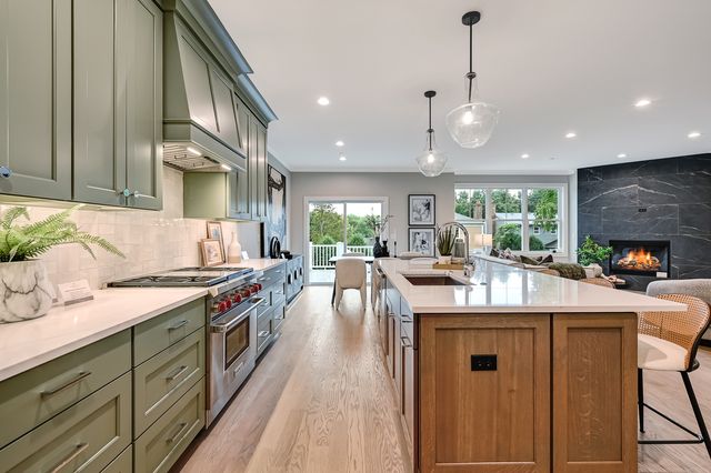 131 Harding Court, Glen Ellyn, IL 60137