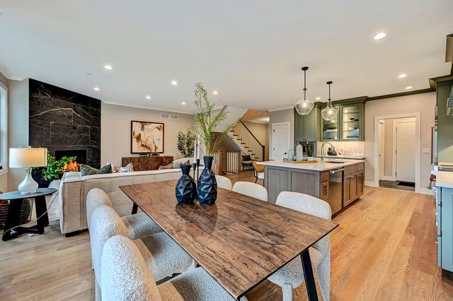 131 Harding Court, Glen Ellyn, IL 60137