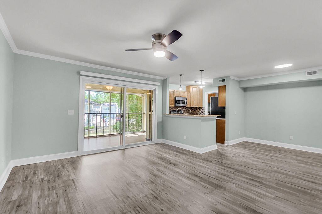 Image 11 of property listing at 1866 Montclair Drive Unit D, Mount Pleasant, SC 29464