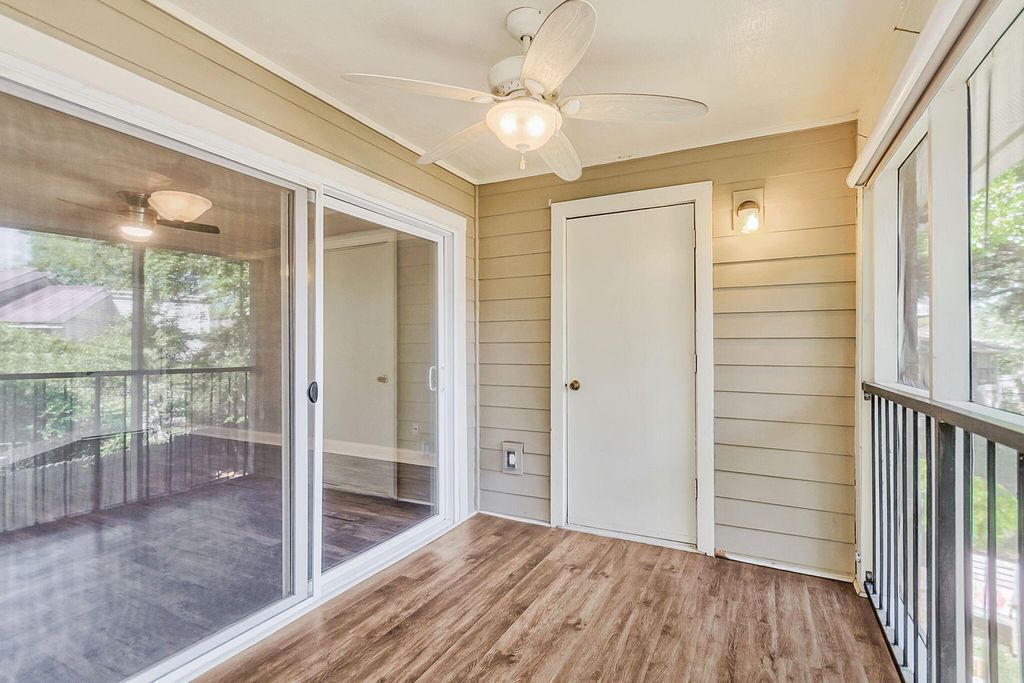 Image 13 of property listing at 1866 Montclair Drive Unit D, Mount Pleasant, SC 29464