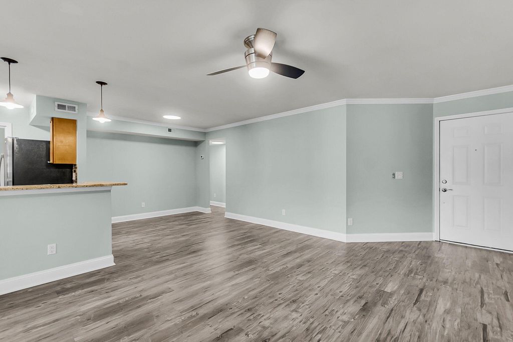 Image 14 of property listing at 1866 Montclair Drive Unit D, Mount Pleasant, SC 29464