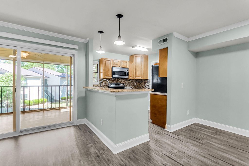 Image 15 of property listing at 1866 Montclair Drive Unit D, Mount Pleasant, SC 29464