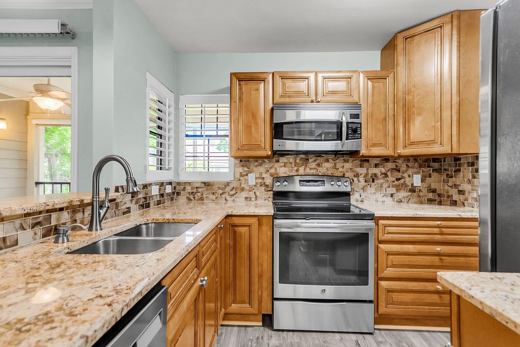 Image 16 of property listing at 1866 Montclair Drive Unit D, Mount Pleasant, SC 29464