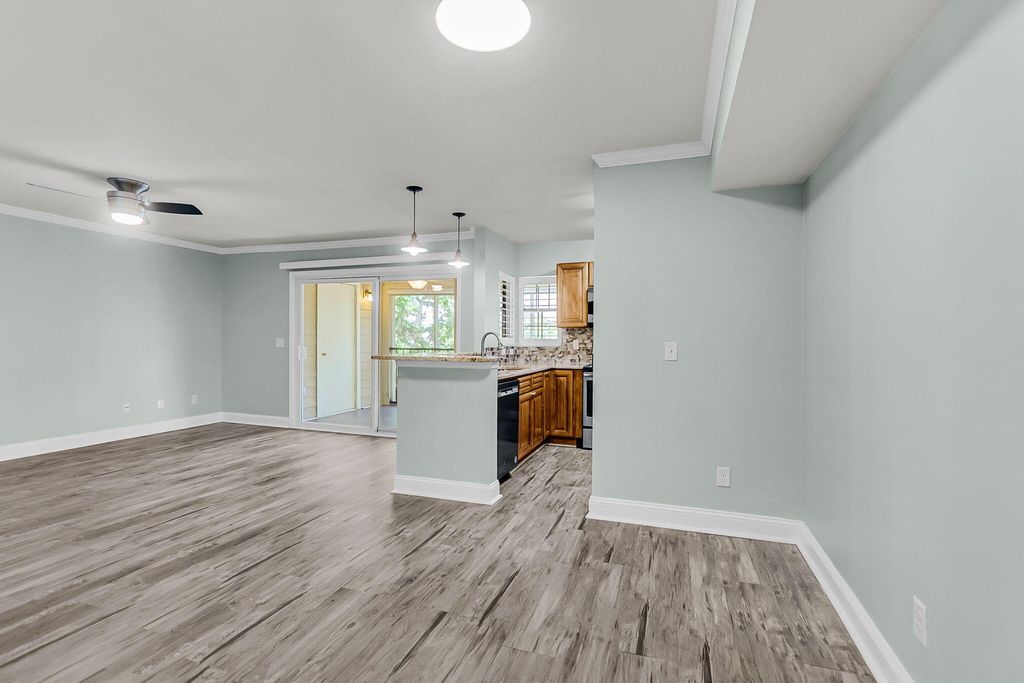 Image 20 of property listing at 1866 Montclair Drive Unit D, Mount Pleasant, SC 29464