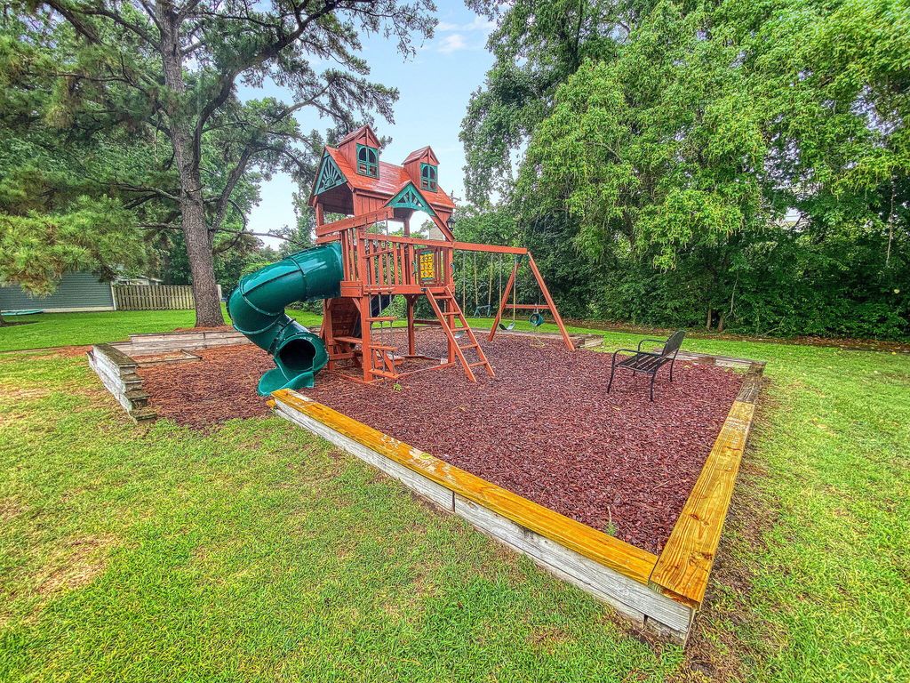 Image 32 of property listing at 1866 Montclair Drive Unit D, Mount Pleasant, SC 29464