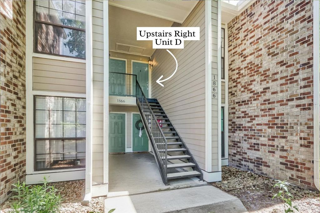 Image 7 of property listing at 1866 Montclair Drive Unit D, Mount Pleasant, SC 29464