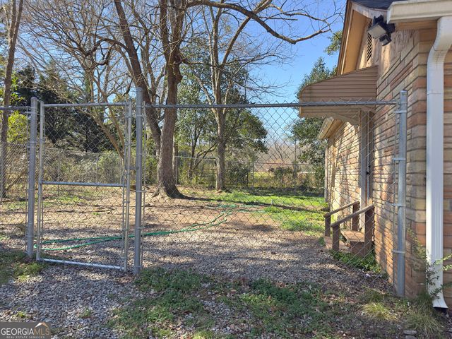 927 Dean Patrick Road, Locust Grove, GA 30248