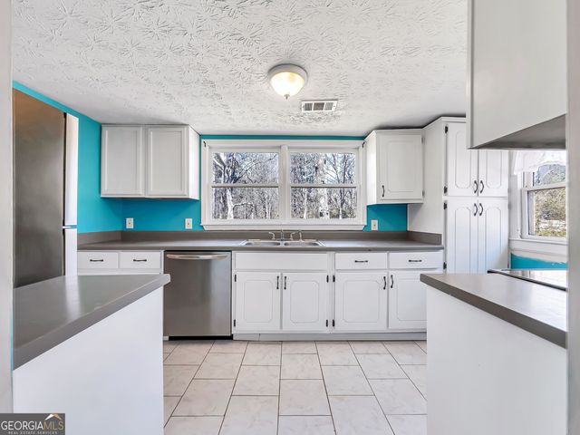 927 Dean Patrick Road, Locust Grove, GA 30248