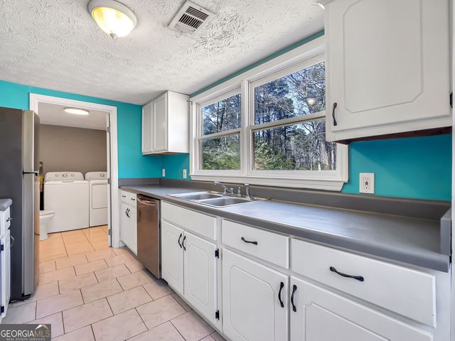 927 Dean Patrick Road, Locust Grove, GA 30248