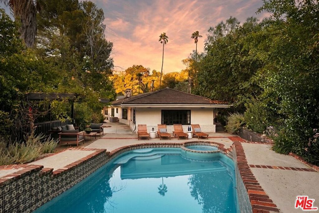 16644 Calneva Drive, Encino, CA 91436 — photo 2
