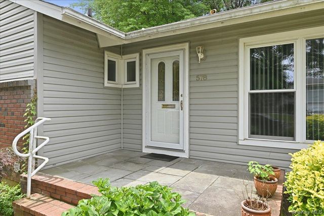 578 Richmond Road, East Meadow, NY 11554