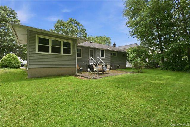 578 Richmond Road, East Meadow, NY 11554
