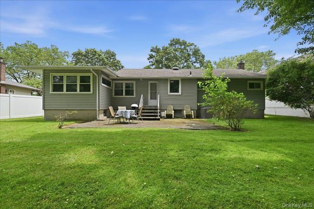 578 Richmond Road, East Meadow, NY 11554
