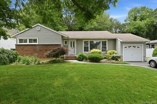 578 Richmond Road, East Meadow, NY 11554