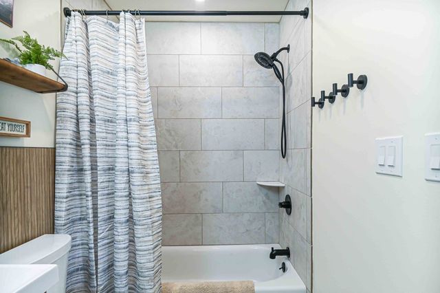 156 Front St Apt 302, Exeter, NH 03833