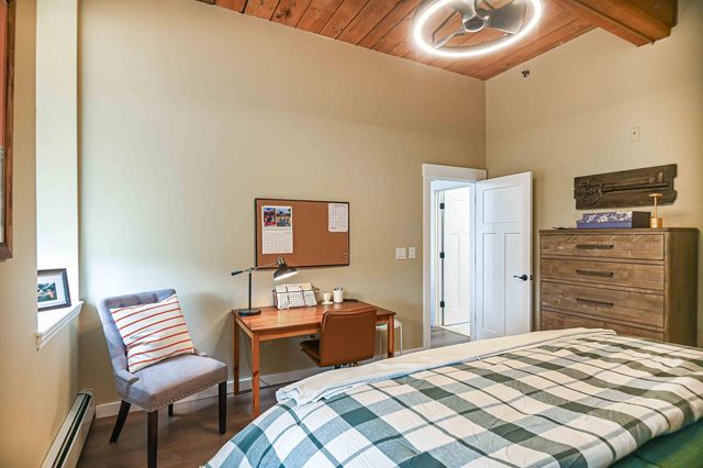 156 Front St Apt 302, Exeter, NH 03833