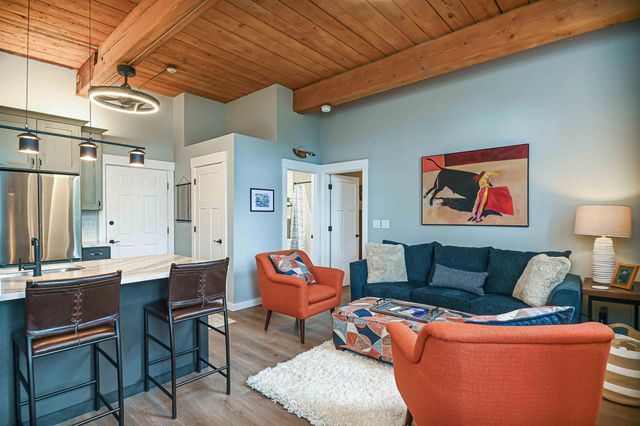 156 Front St Apt 302, Exeter, NH 03833