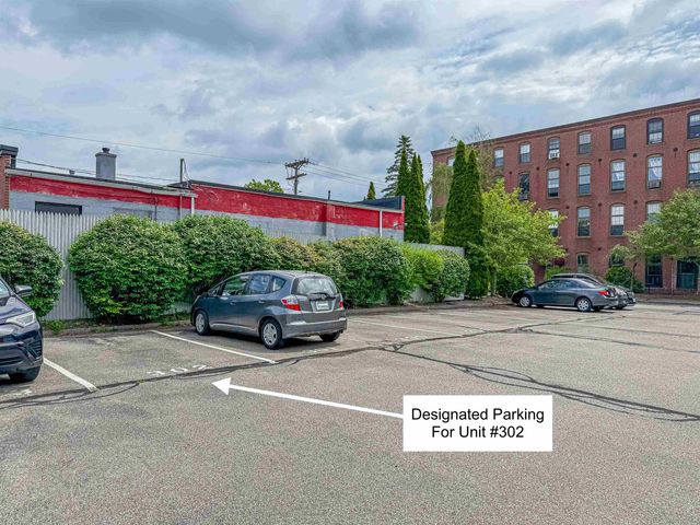 156 Front St Apt 302, Exeter, NH 03833
