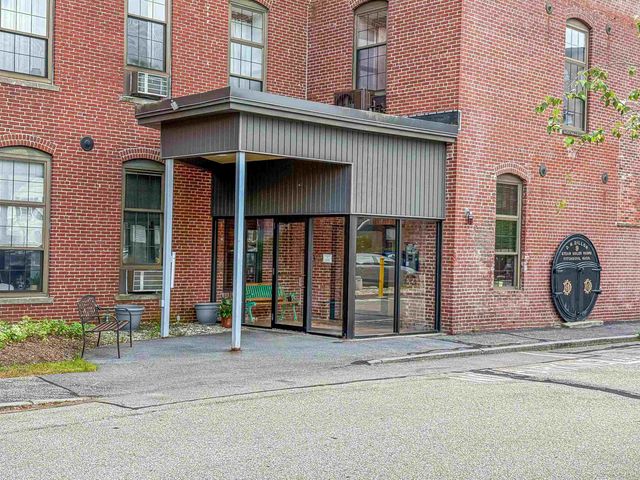 156 Front St Apt 302, Exeter, NH 03833