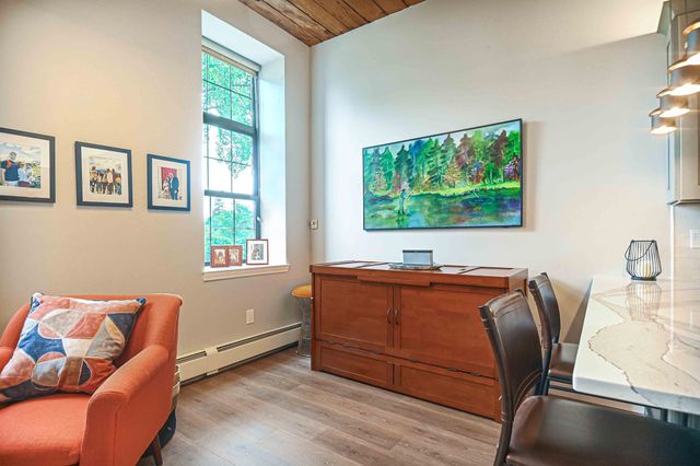 156 Front St Apt 302, Exeter, NH 03833