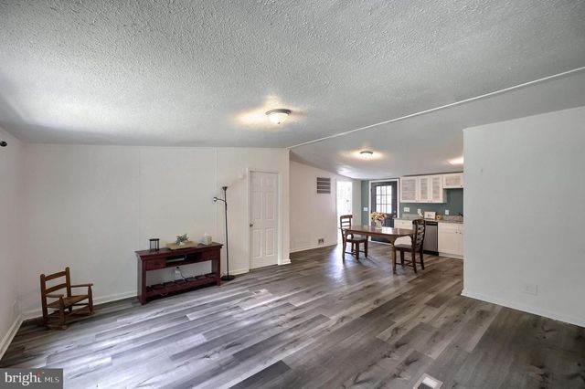 76 LAUREL DR, Airville, PA 17302