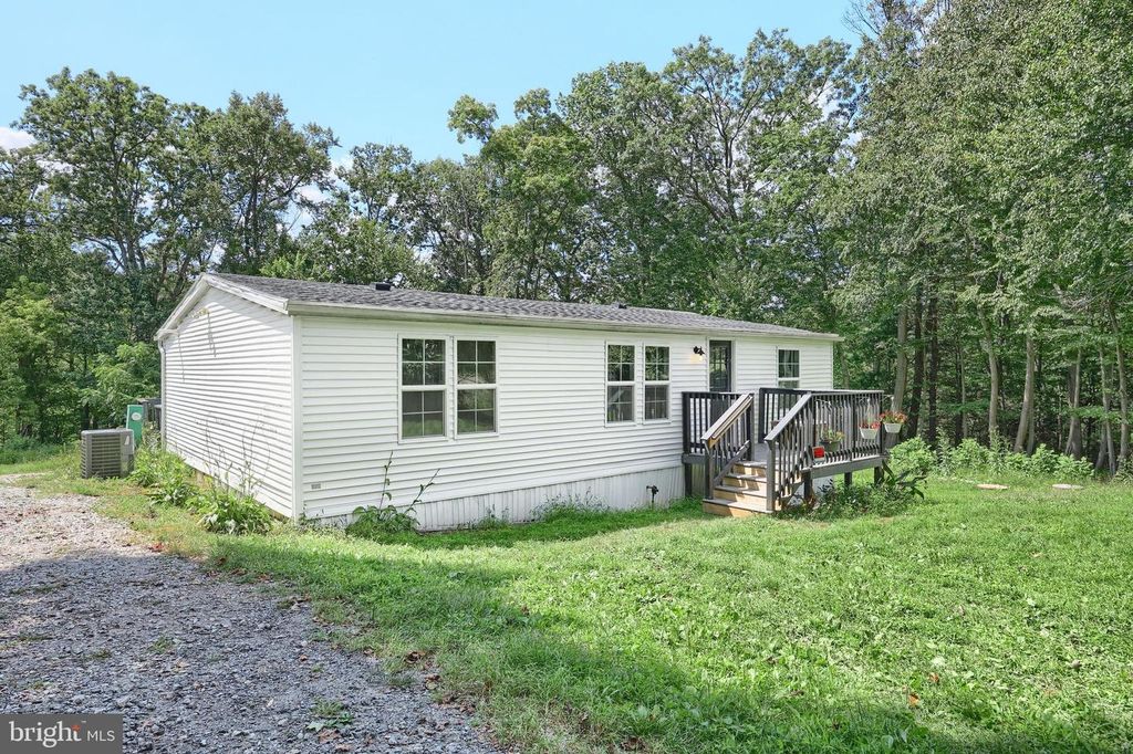 76 LAUREL DR, Airville, PA 17302