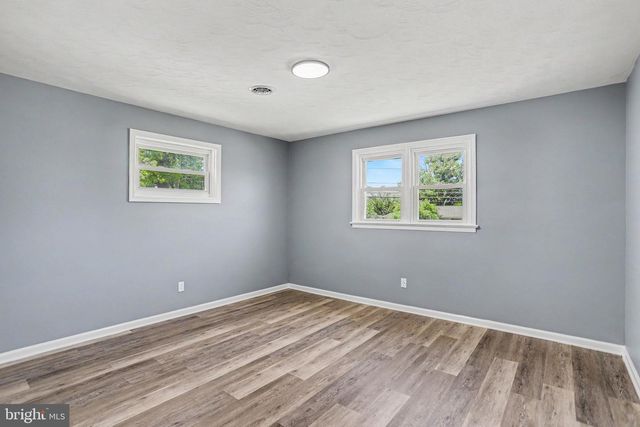 520 WOODLAND VIEW DR, York, PA 17406
