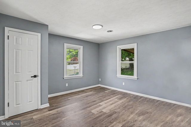 520 WOODLAND VIEW DR, York, PA 17406