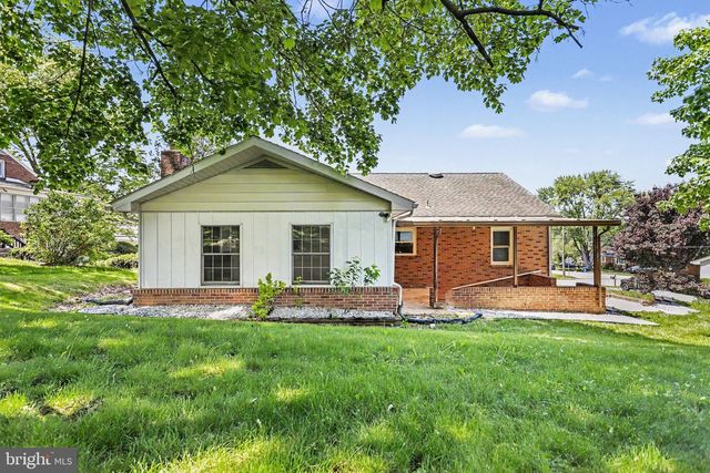 520 WOODLAND VIEW DR, York, PA 17406