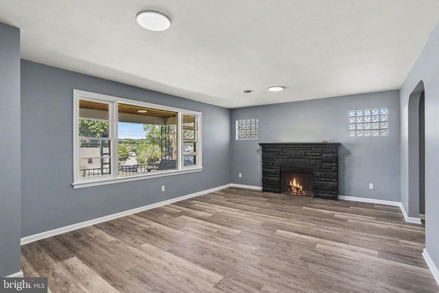 520 WOODLAND VIEW DR, York, PA 17406