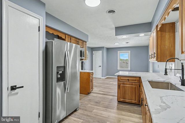 520 WOODLAND VIEW DR, York, PA 17406