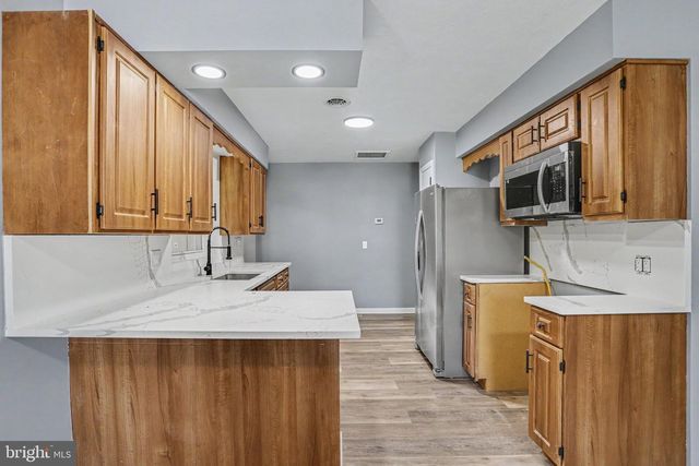 520 WOODLAND VIEW DR, York, PA 17406