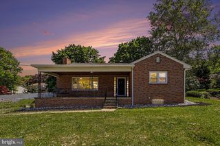 520 WOODLAND VIEW DR, York, PA 17406