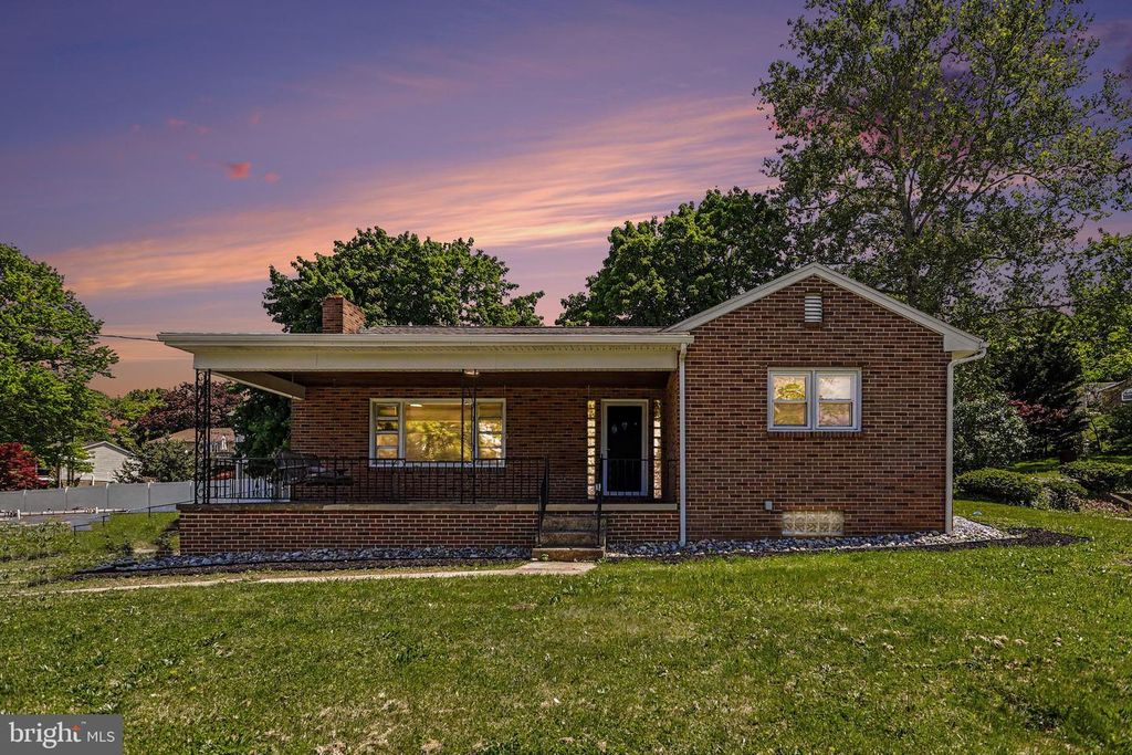 520 WOODLAND VIEW DR, York, PA 17406