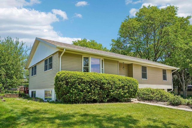 6902 Donna Drive, Middleton, WI 53562