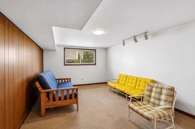 6902 Donna Drive, Middleton, WI 53562