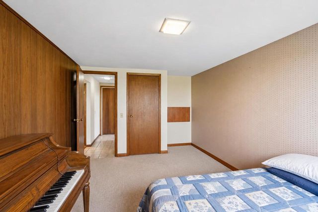 6902 Donna Drive, Middleton, WI 53562