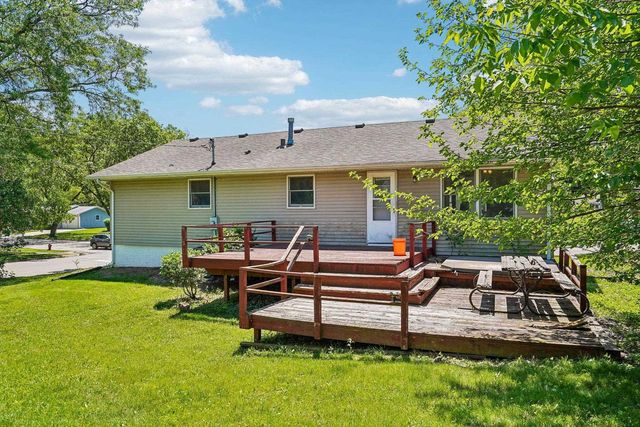 6902 Donna Drive, Middleton, WI 53562