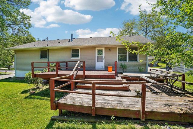6902 Donna Drive, Middleton, WI 53562