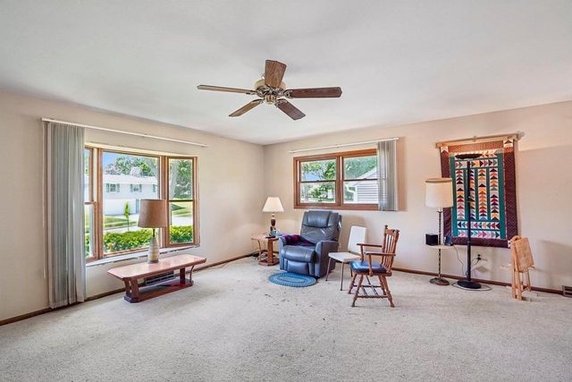 6902 Donna Drive, Middleton, WI 53562